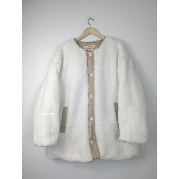 Levi's Marlowe Oversized Reversible Sherpa Jacket in Coconut Milk - Picture 3 of 14